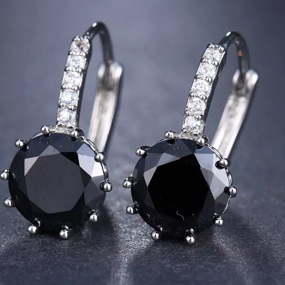 Sterling silver black zirconia stud earrings - Picture 1 of 4